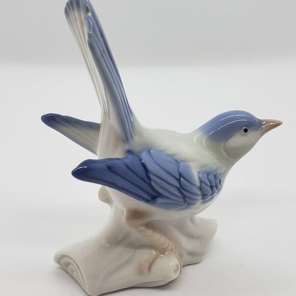 Handgemalt German Hand Painted Porcelain Blue & White Bird on Branch Figurine - Picture 6 of 10